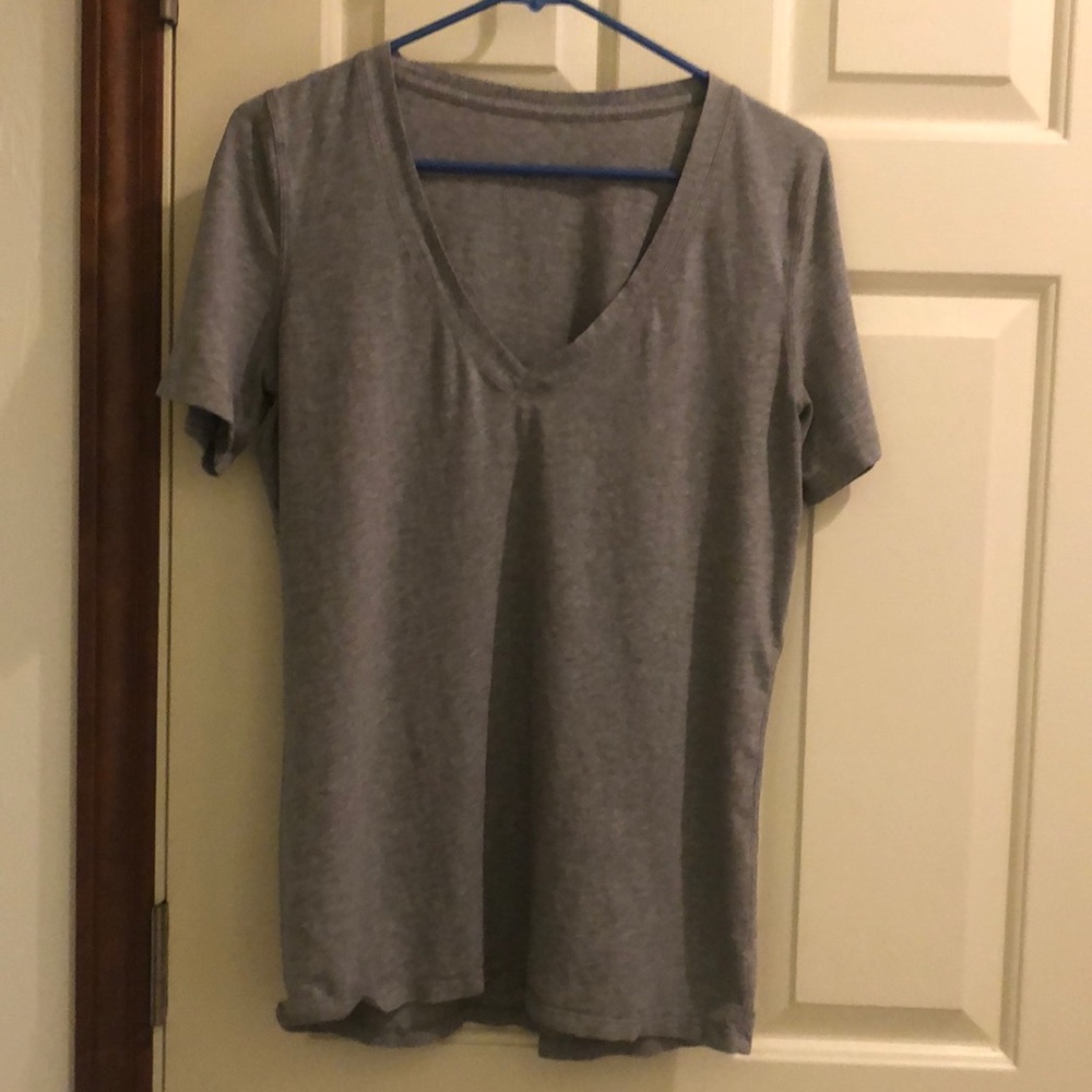 Lululemon love tee vneck size 8 grey